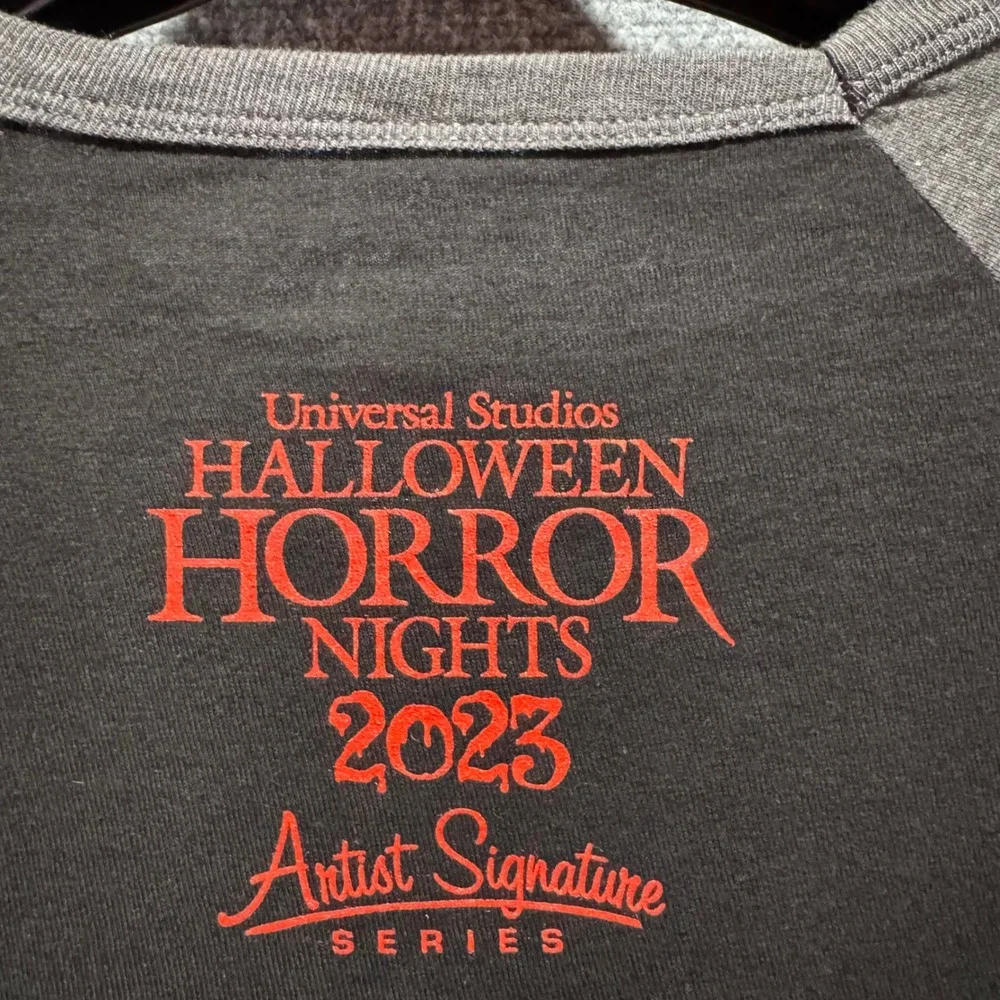 Chucky Tee XL Horror Nights Raglan 2023 Artist Signature Series Good Guys Black - Picture 5 of 10